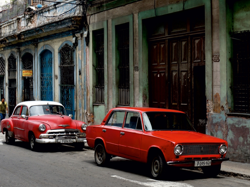 Sowjetischer LADA in Alt-Havanna