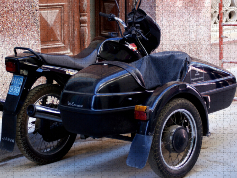 JAWA-Motorrad mit Beiwagen in Havanna