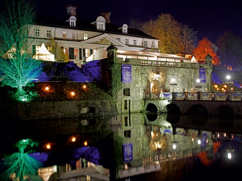 Schloss Bad Pyrmont bei Nacht