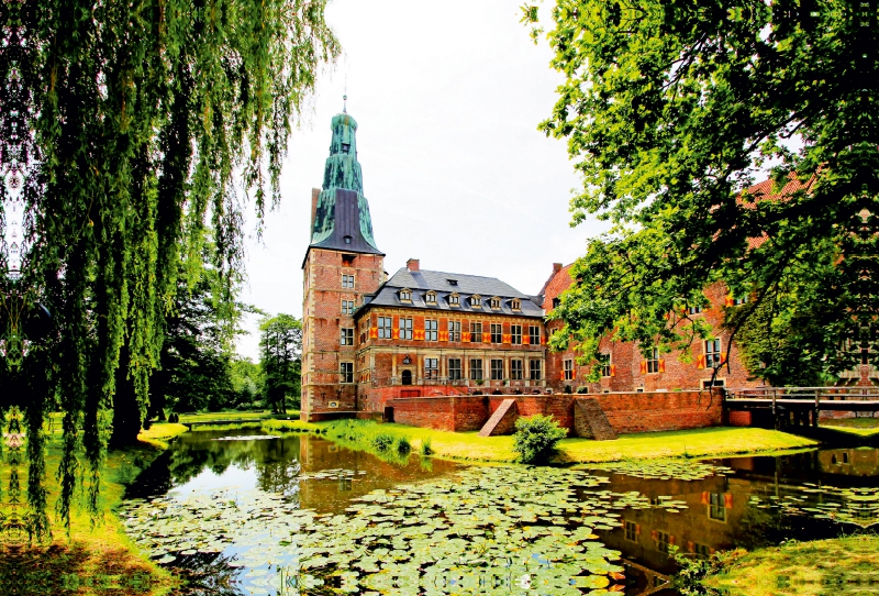 Schloss Raesfeld, die Hofseite der Oberburg im Münsterland