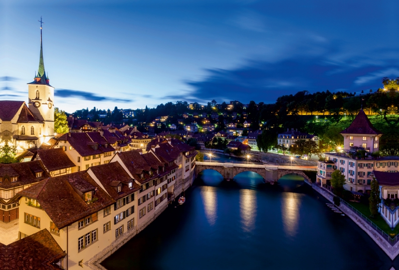 Historischer Stadtkern mit der Nydeggkirche in Bern