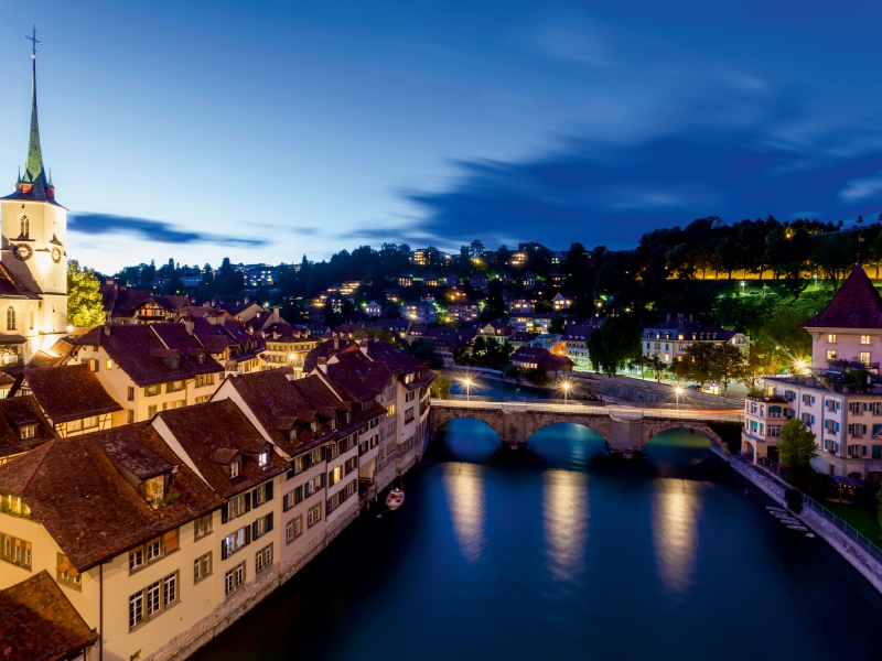 Historischer Stadtkern mit der Nydeggkirche in Bern