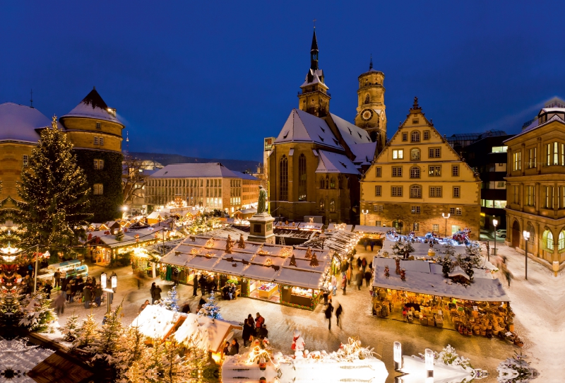 Weihnachtsmarkt auf dem Schillerplatz in Stuttgart