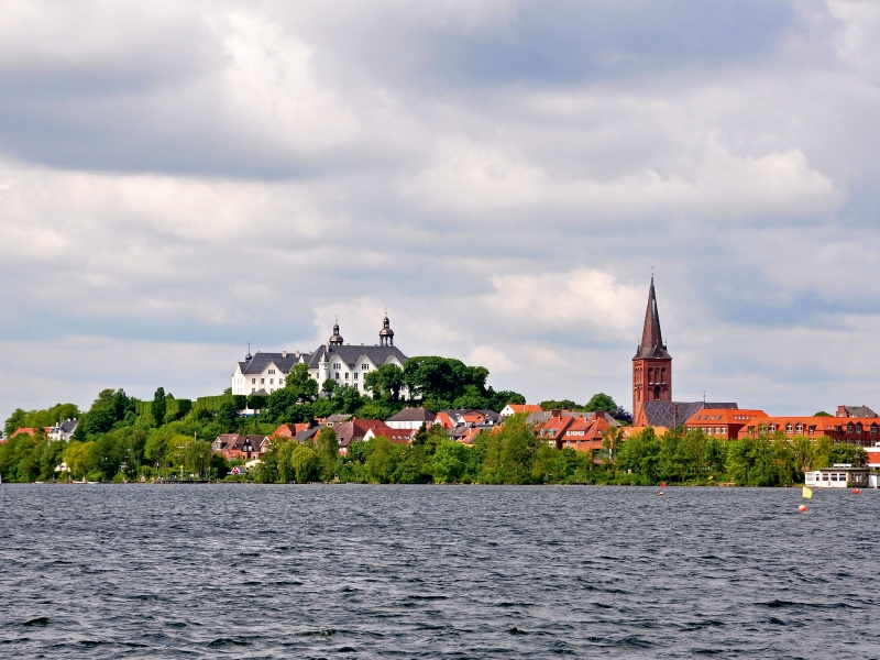 Großer Plöner See mit Schloss