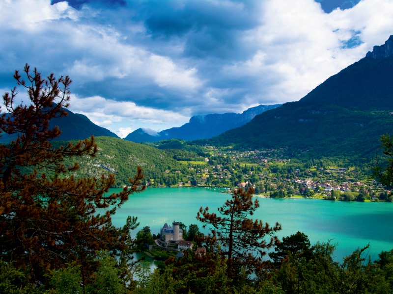 Blick von Duingt auf den Lac d'Annecy