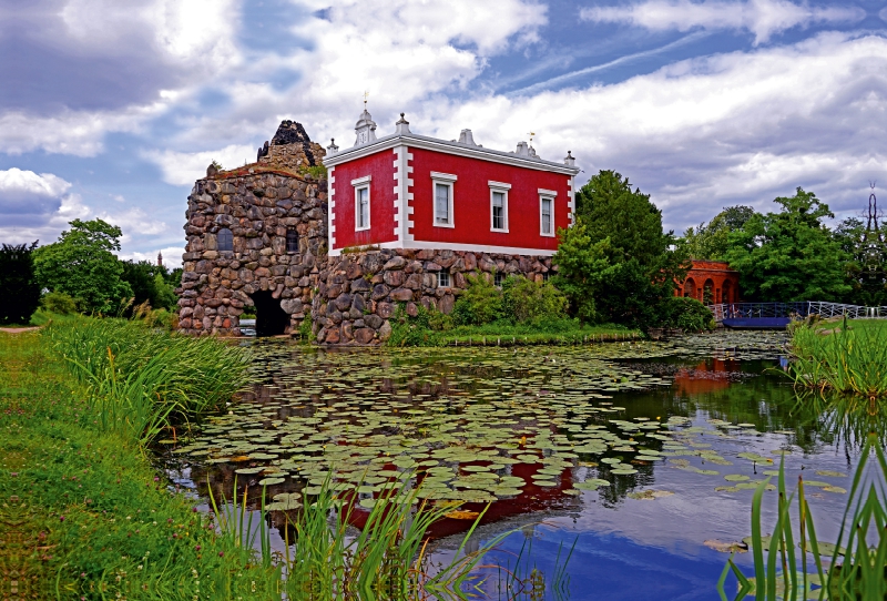 Felseninsel 'Stein' mit 'Villa Hamilton' im Wörlitzer Park