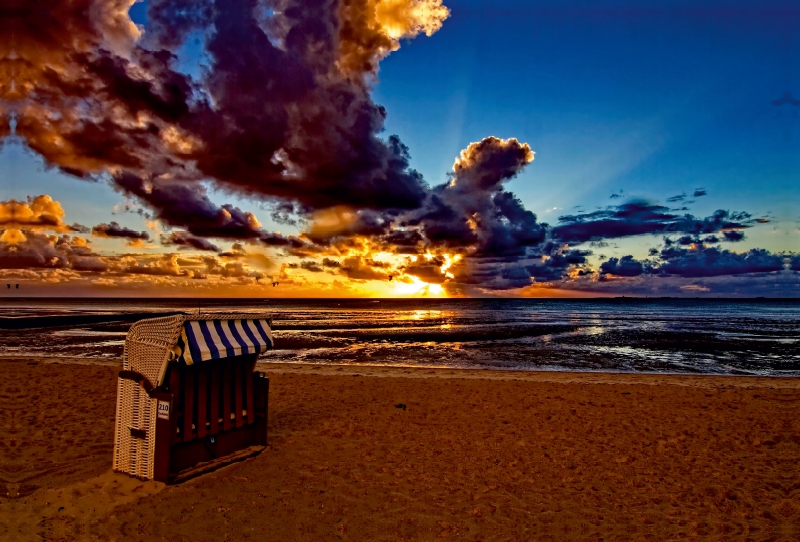 Ein Motiv aus dem Kalender Sonnenuntergänge, an der Nordseeküste vor Cuxhaven