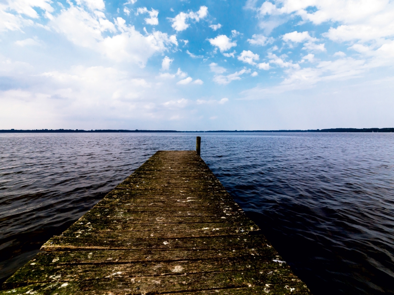 Holzsteg ins Zwischenahner Meer