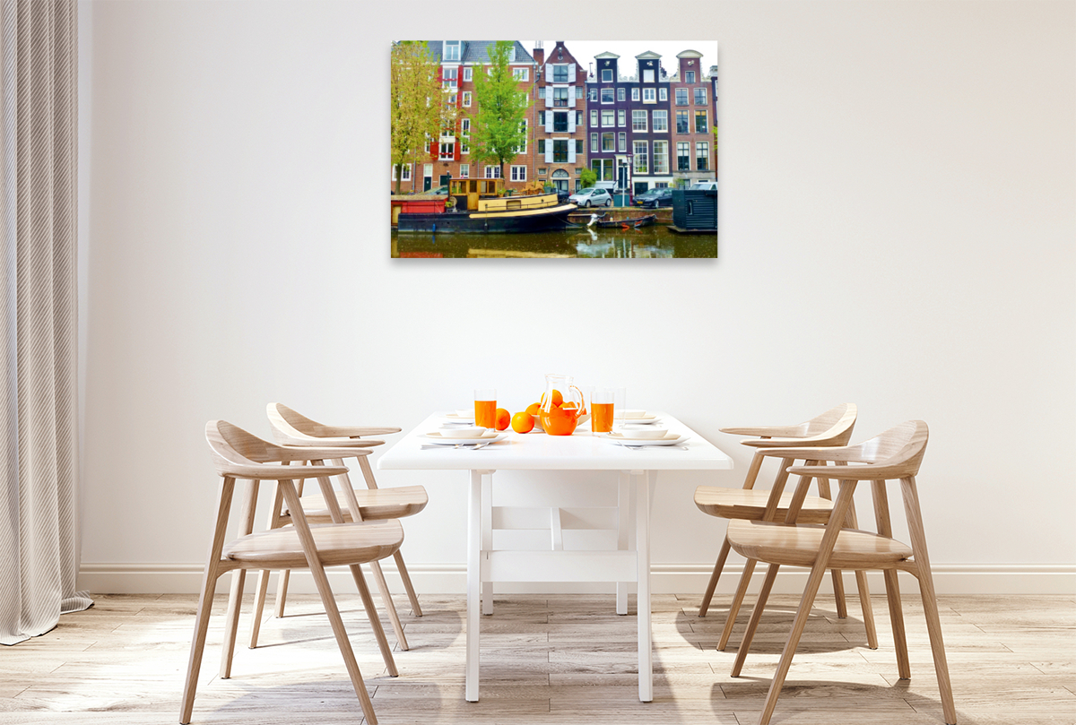 Amsterdam - Gracht mit Hausboot