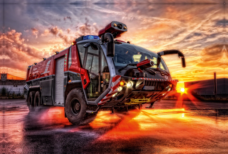 Flugfeldlöschfahrzeug Panther 6x6 CA5   Flughafen Braunschweig-Wolfsburg