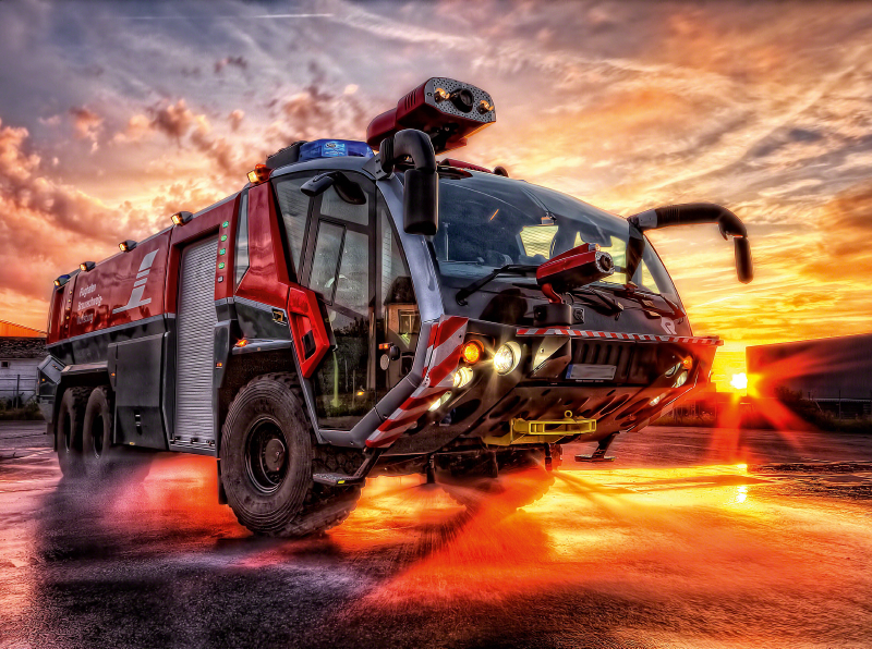 Flugfeldlöschfahrzeug Panther 6x6 CA5   Flughafen Braunschweig-Wolfsburg