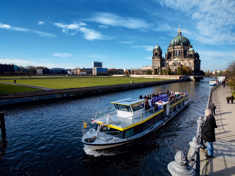 Spree am Berliner Dom