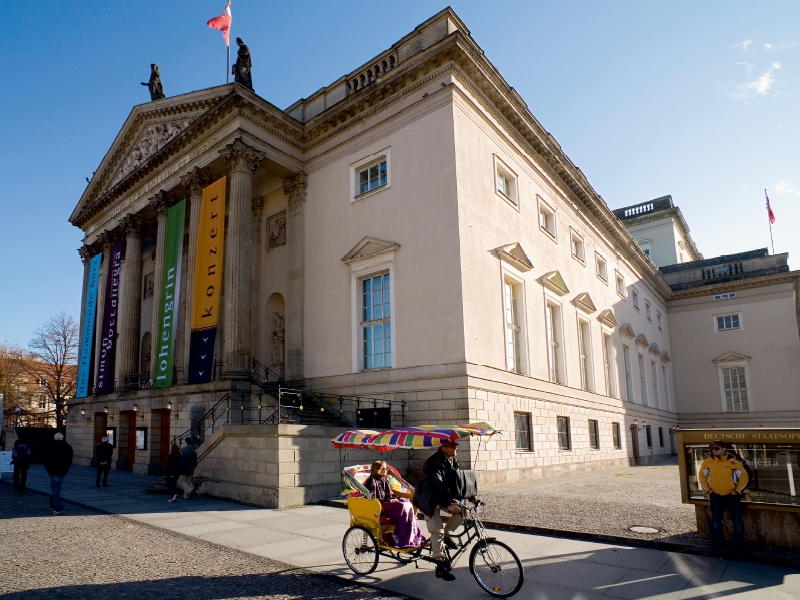 Deutsche Staatsoper, Unter den Linden