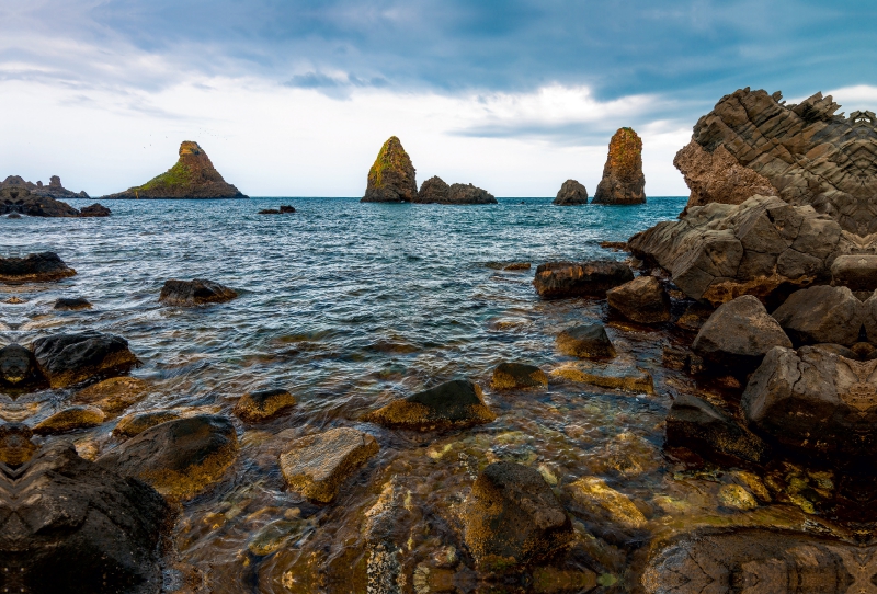 Isole dei ciclopi ('Zyklopen-Inseln'), Aci Trezza