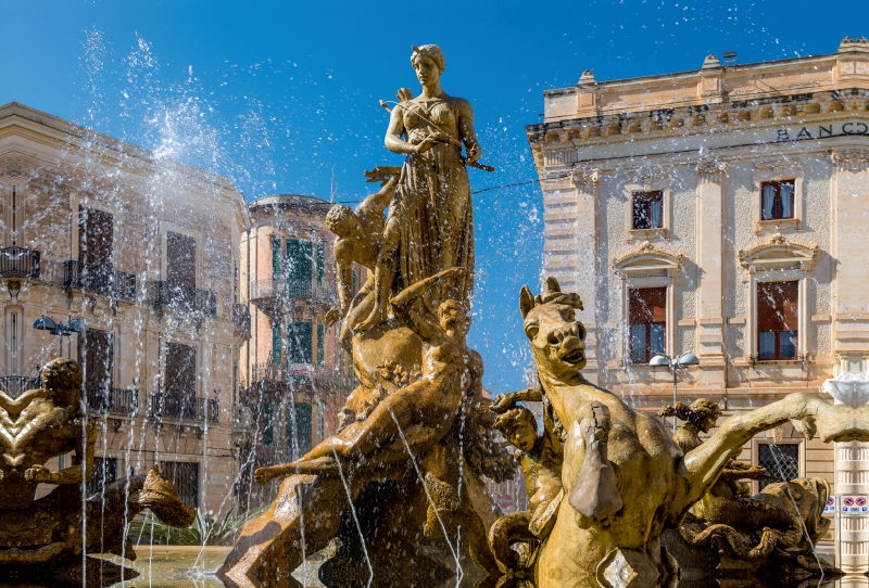 Piazza Archimedes mit Artemisbrunnen, Syracusa