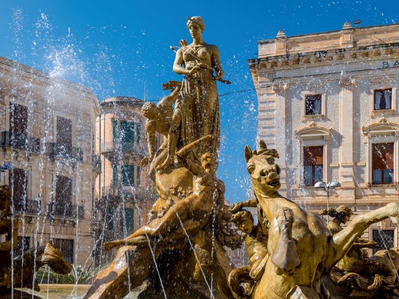 Piazza Archimedes mit Artemisbrunnen, Syracusa