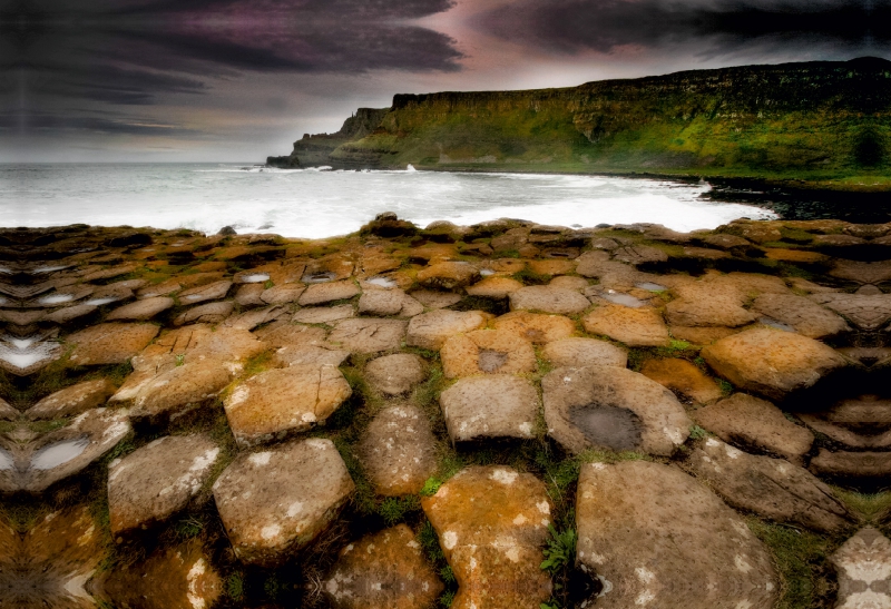 Sehnsucht Irland - Der Giants Causeway soll einst einem Resen gedient haben zu seiner Geliebten zu kommen