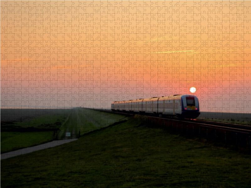 Die Nordostseebahn im Sonnenuntergang