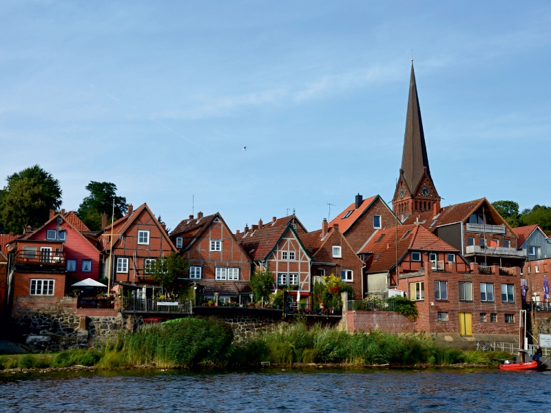 Lauenburg von der Elbe aus