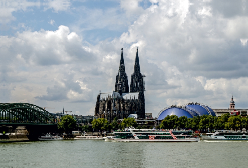 Hohenzollernbrücke, Dom und Musical Dome