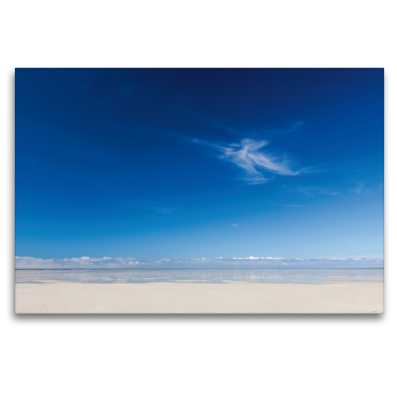 Einsame Wolke am Strand von Sankt Peter Ording