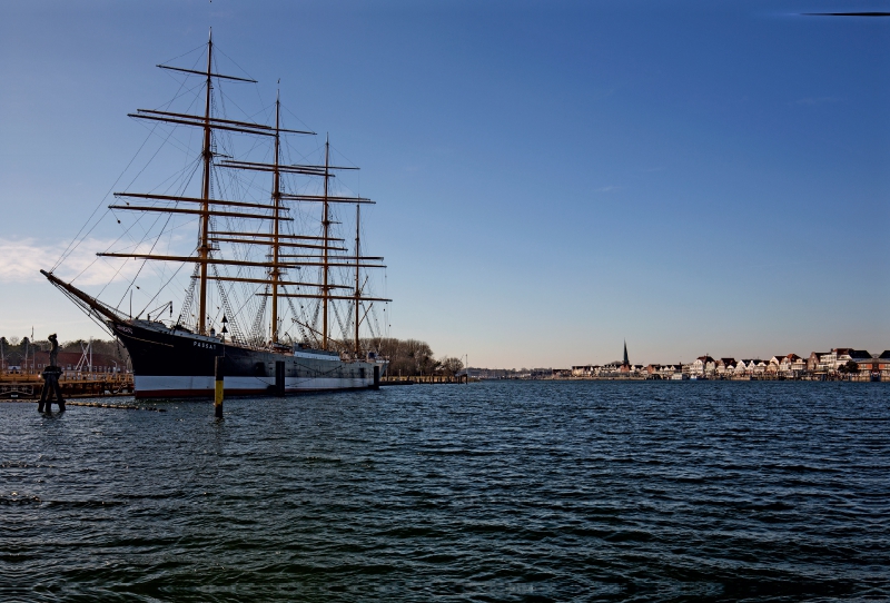 Blick vom Priwall auf die Passat und Travemünde