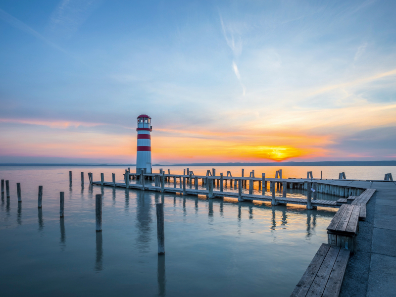 Leuchtturm in Podersdorf am Neusiedler See (Österreich)