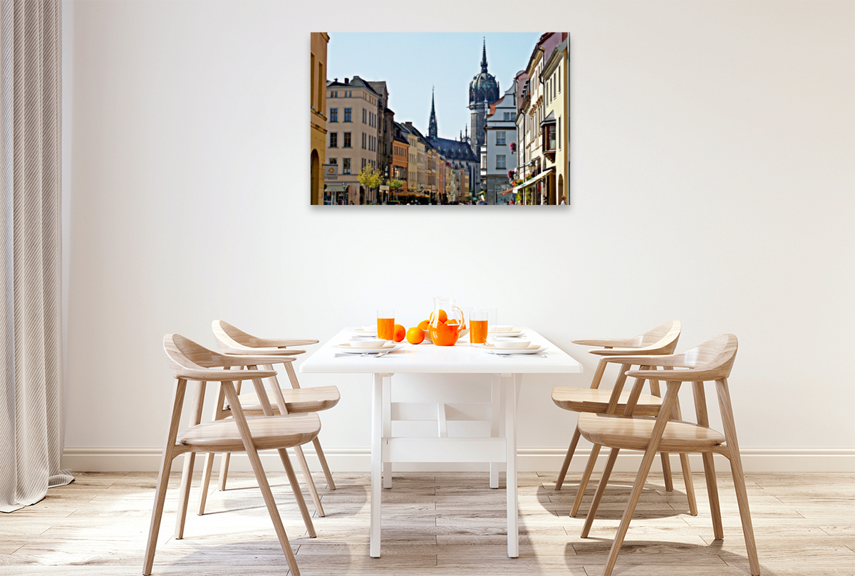 Wittenberg, Blick vom Alten Rathaus durch die Coswiger Straße auf die Schlosskirche