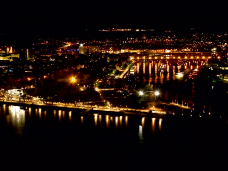 Koblenz, das Deutsche Eck bei Nacht