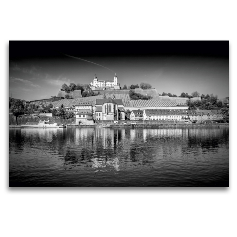 WÜRZBURG Mainufer und Festung Marienberg