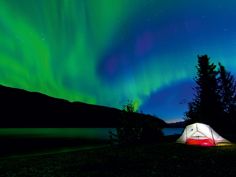 Nordlichter , Muncho Lake, British Columbia