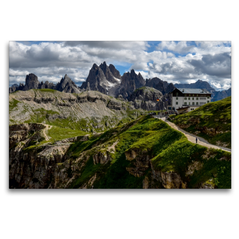 Auronzohütte vor Cadini-Gruppe