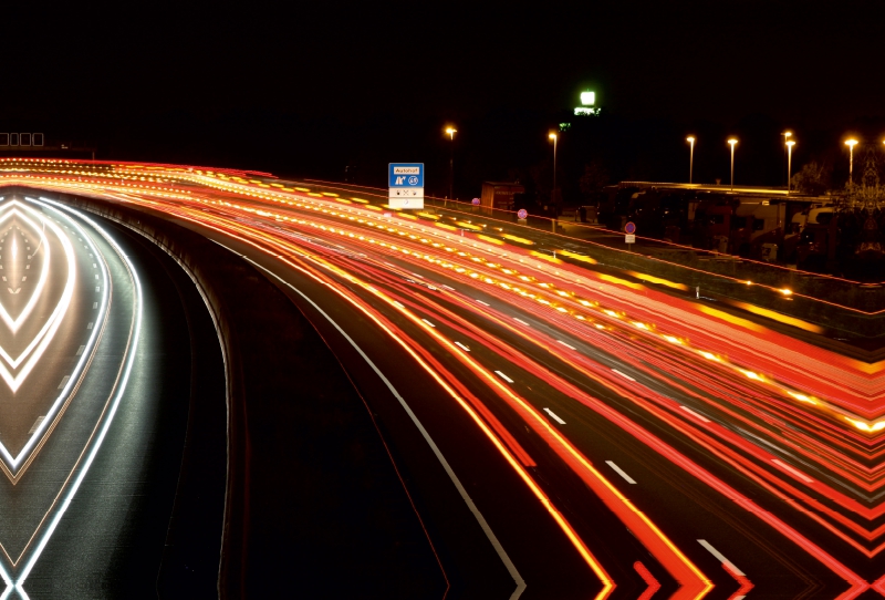 Autobahn in der Nacht