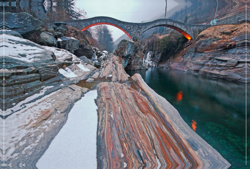 Bootshaus mit Blick auf die Alpen in Cannobio, Italien