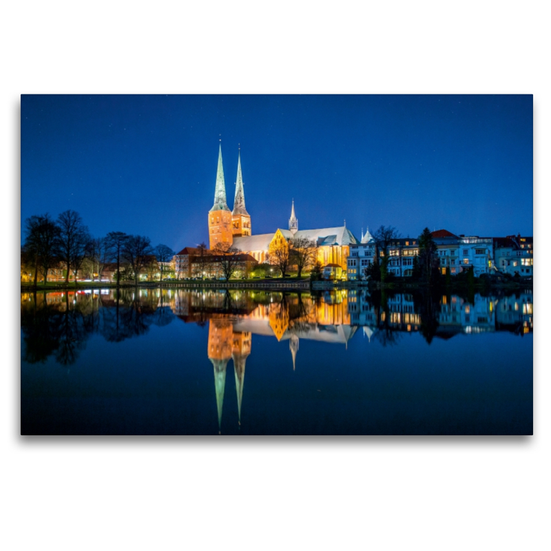 Dom zu Lübeck mit Spiegelung auf dem Mühlenteich