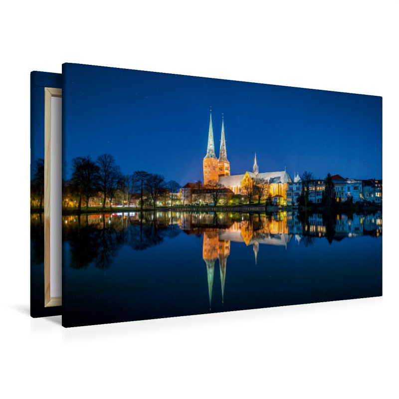 Dom zu Lübeck mit Spiegelung auf dem Mühlenteich