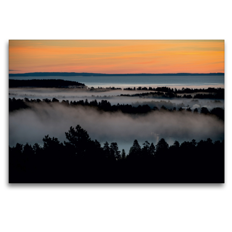 Blick von Klintens Utsikt auf Karlsborg am Vätternsee beim Sonnenaufgang, Schweden