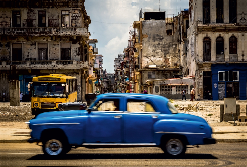 Kuba Nostalgie: Oldtimer am Malecon, Havanna