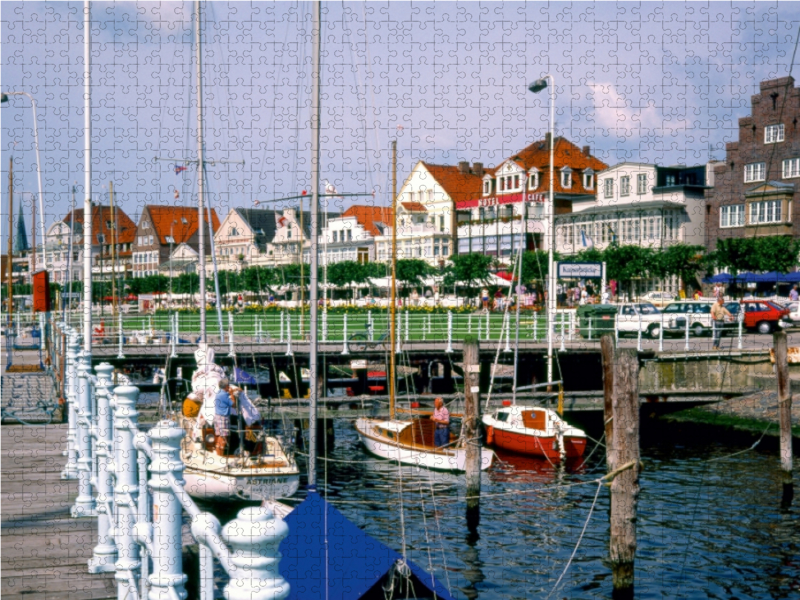 Kaiserbrücke mit Ortsansicht Travemünde