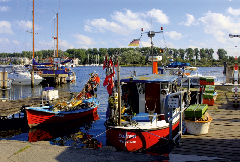 Fischerhafen Travemünde an der Hafeneinfahrt