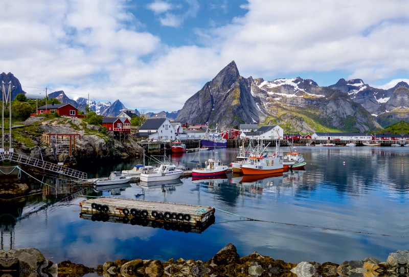 Der Hafen von Hamnøya, Lofoten (Norwegen)