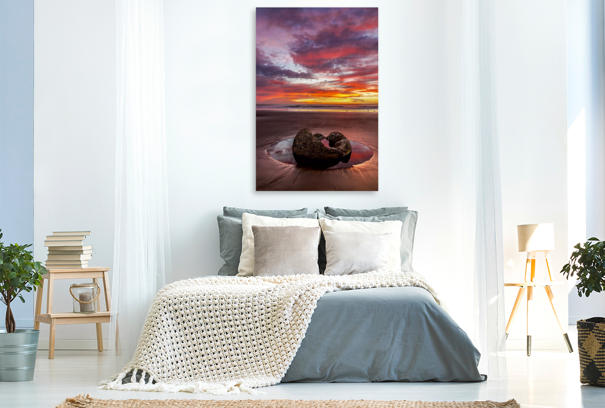 Magischer Augenblick bei den Moeraki Boulders, Neuseeland