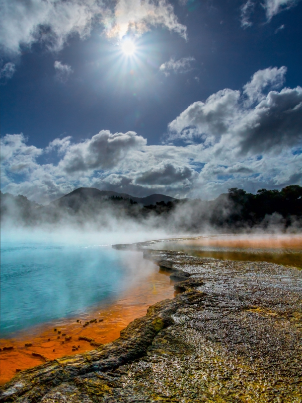 Heißer Dampf auf dem Champagnersee, Wai-O-Tapu. Neuseeland