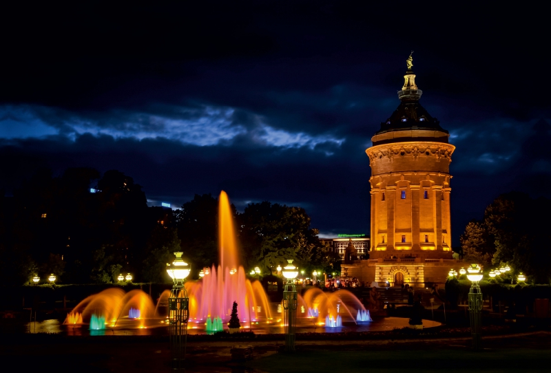 Wasserturm und Lichtspiele