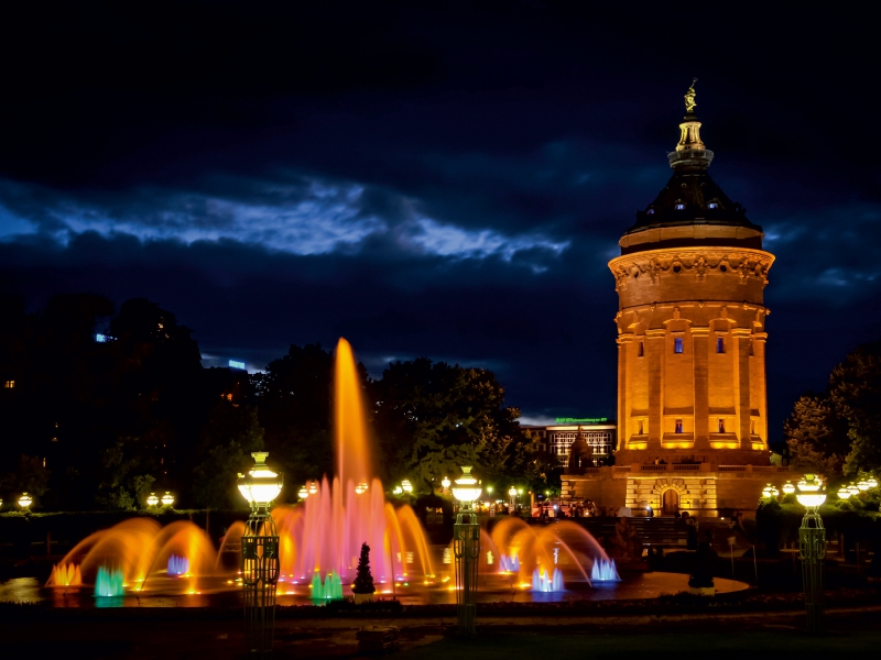 Wasserturm und Lichtspiele