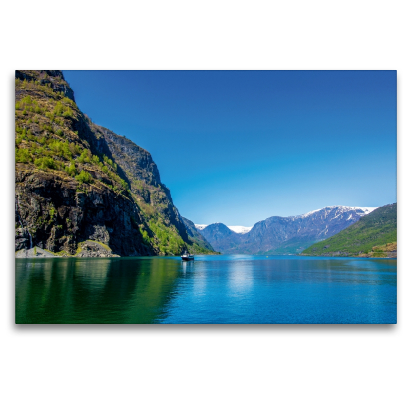 Ein Schiff im Sognefjord bei Flam