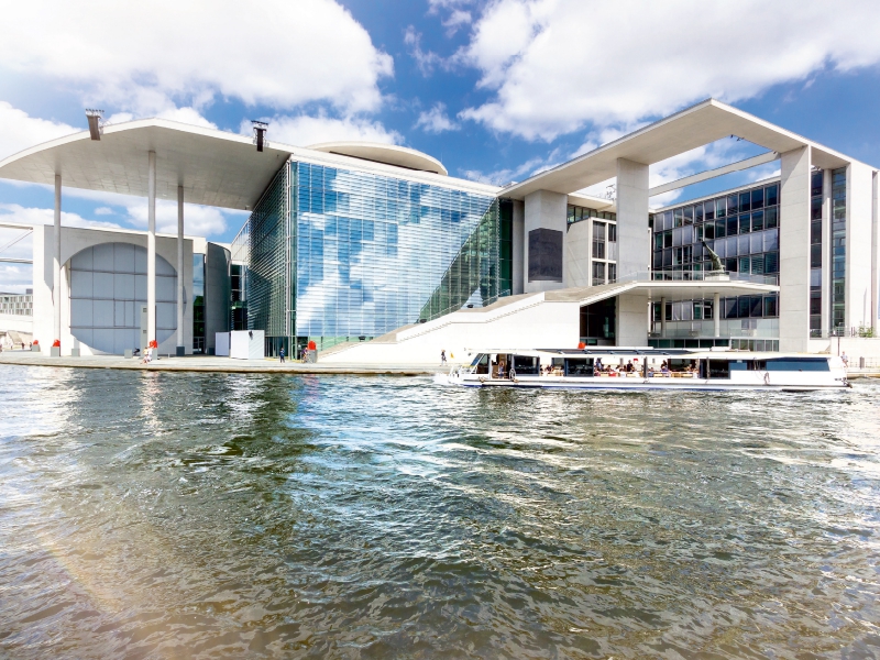 Marie-Elisabeth-Lüders-Haus im Regierungsviertel