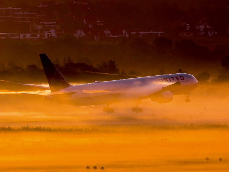 United Airlines  Boeing 767-400  Zürich, Switzerland