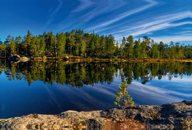 Glasklare Seen prägen das Bild Finnlands