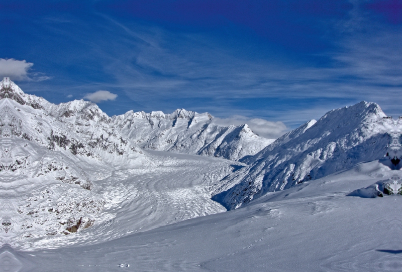 Ein Motiv aus dem Kalender Der Grosse Aletschgletscher ist der flächenmässig grösste und längste Gletscher der Alpen.